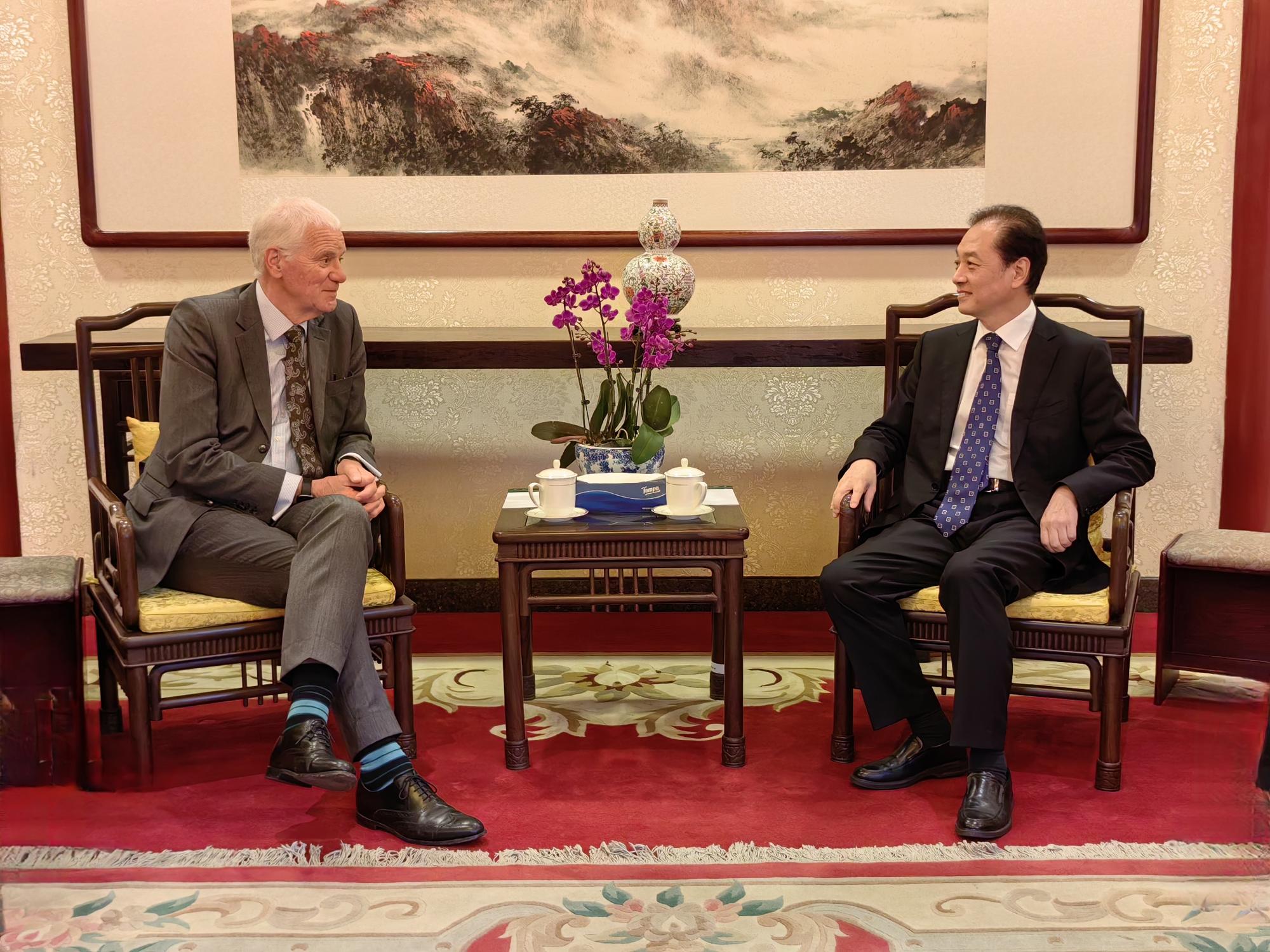 President Wang Chao Meets with Chair of the Board of Great Britain China Centre